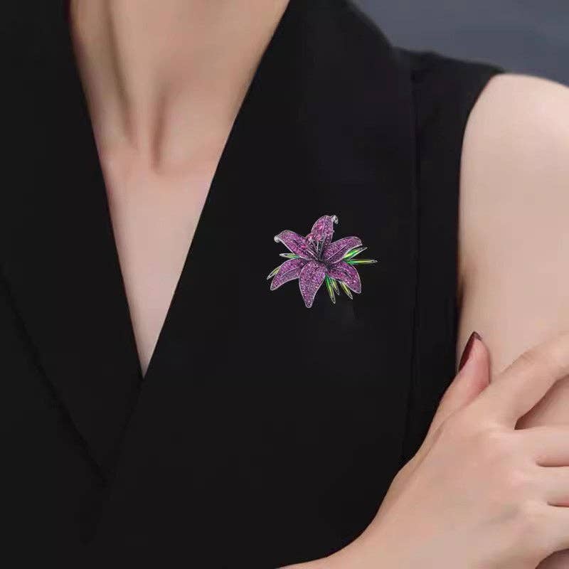 Luxury Lily Brooch Elegant Floral Brooch with Rhinestones