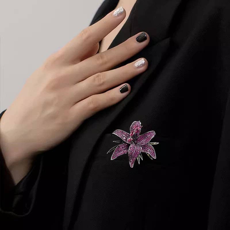 Luxury Lily Brooch Elegant Floral Brooch with Rhinestones