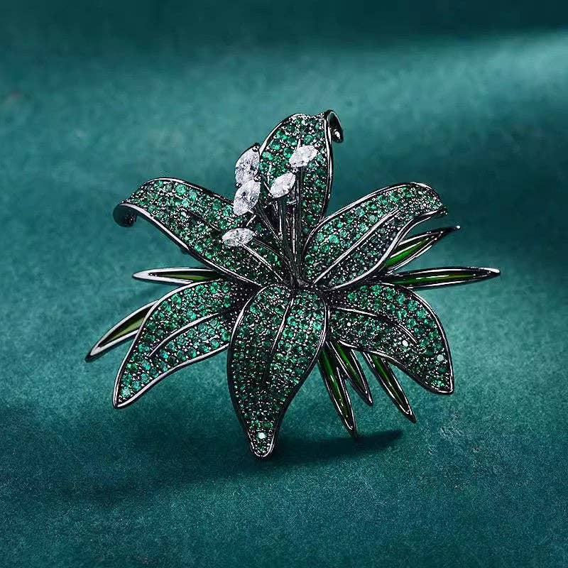 Luxury Lily Brooch Elegant Floral Brooch with Rhinestones